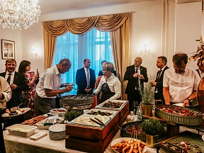 О приеме в Посольстве по случаю Дня России